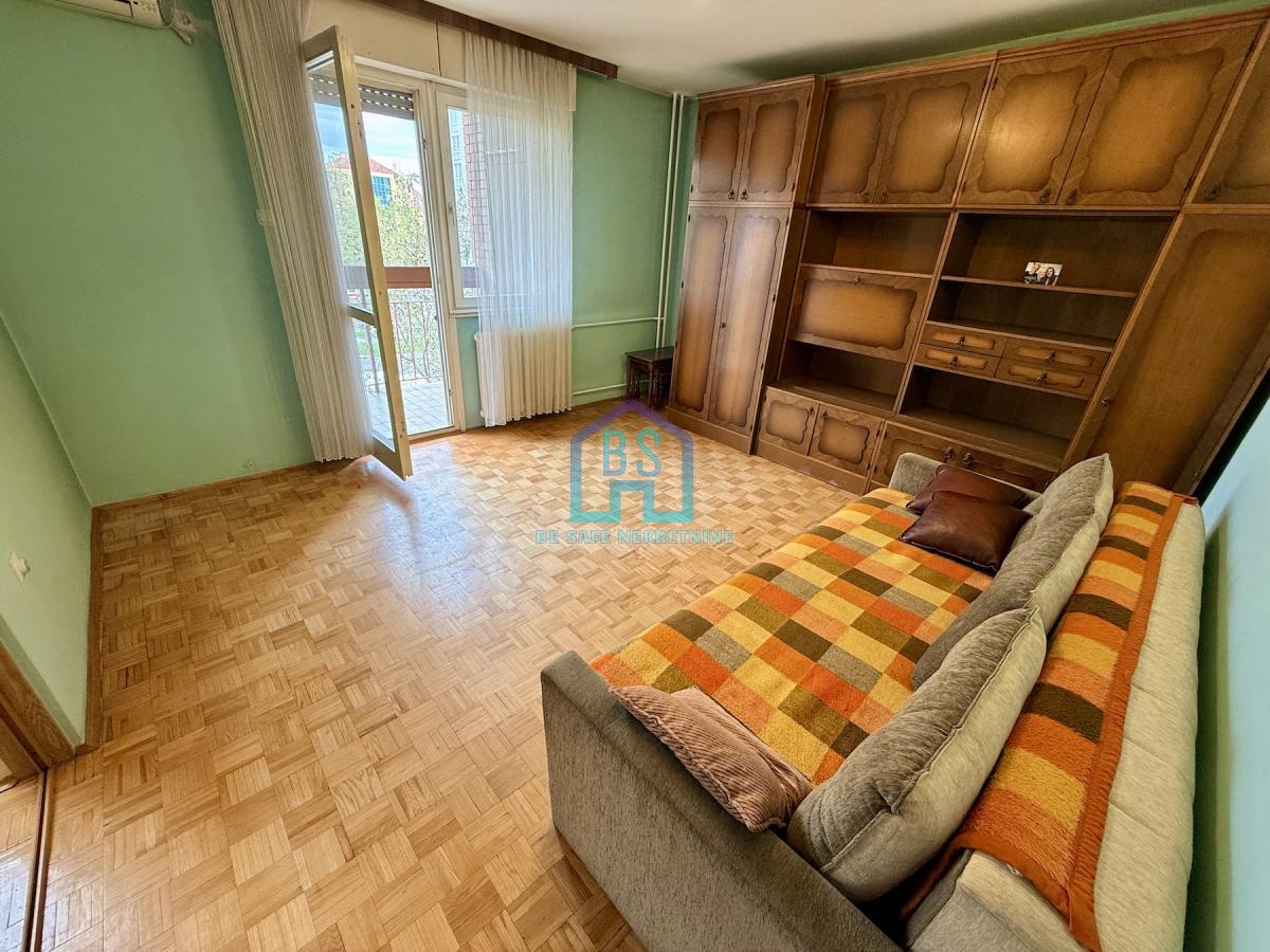 Trosoban stan, 74 m², Bulevar Oslobođenja, Novi Sad, 3. sprat