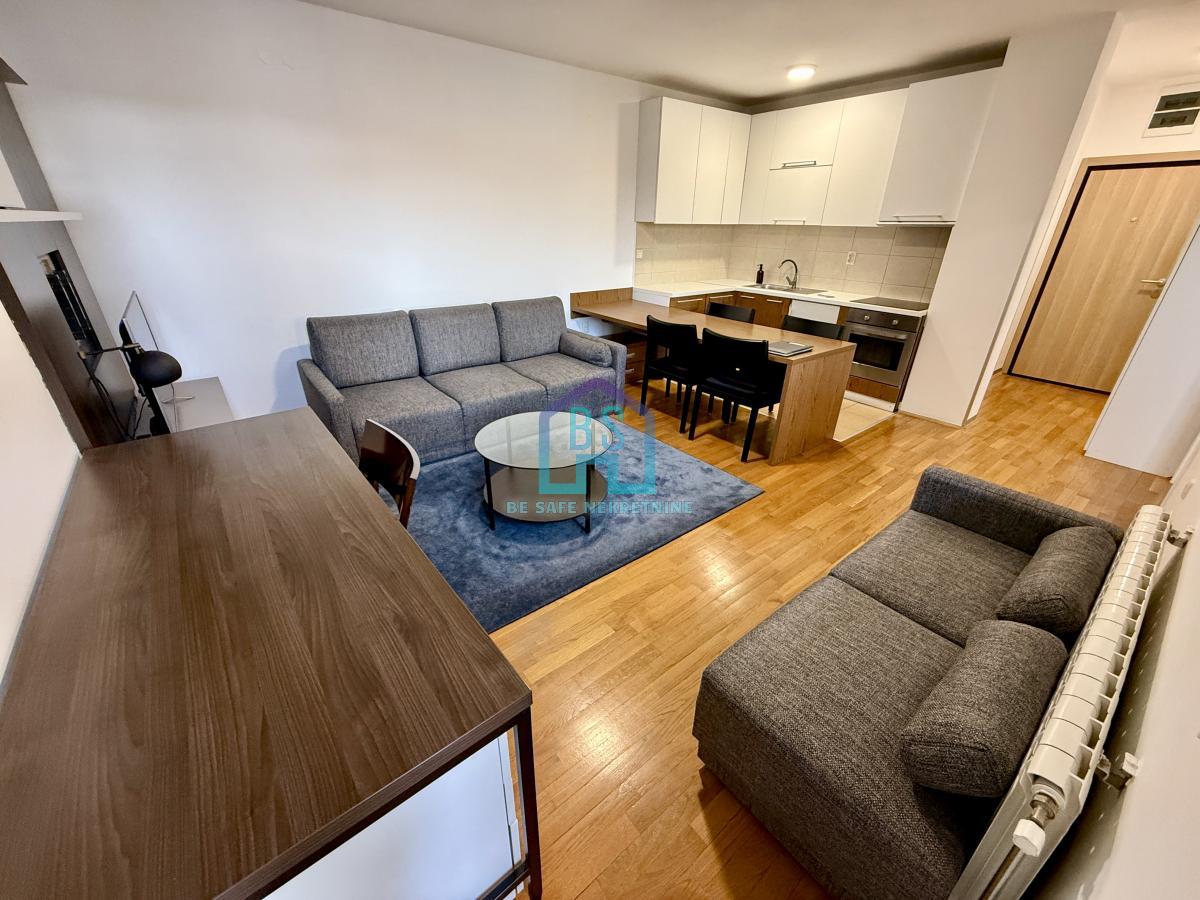 BRANKA BAJIĆA JEDNOIPOSOBAN STAN SA TERASOM 42 m²