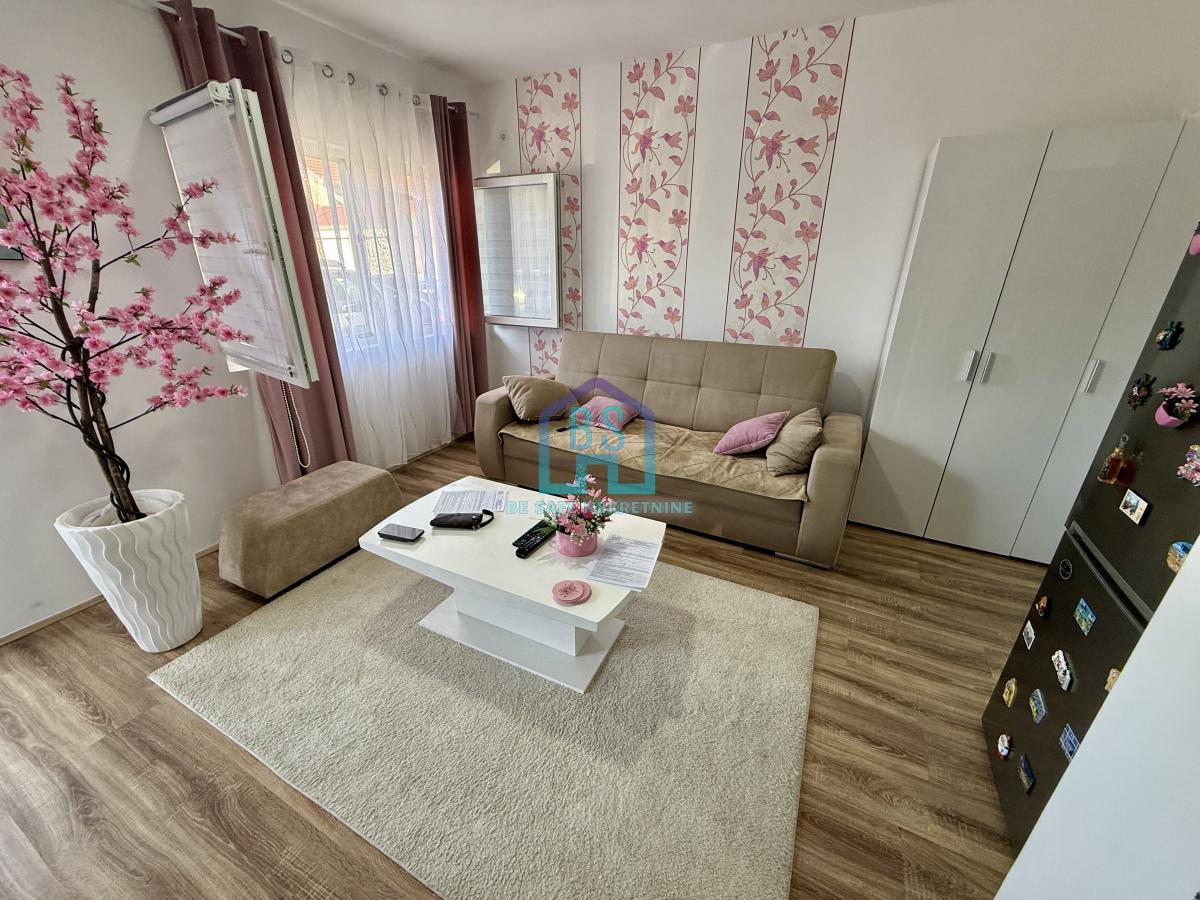 Kompletno nameštena garsonjera – 26 m²