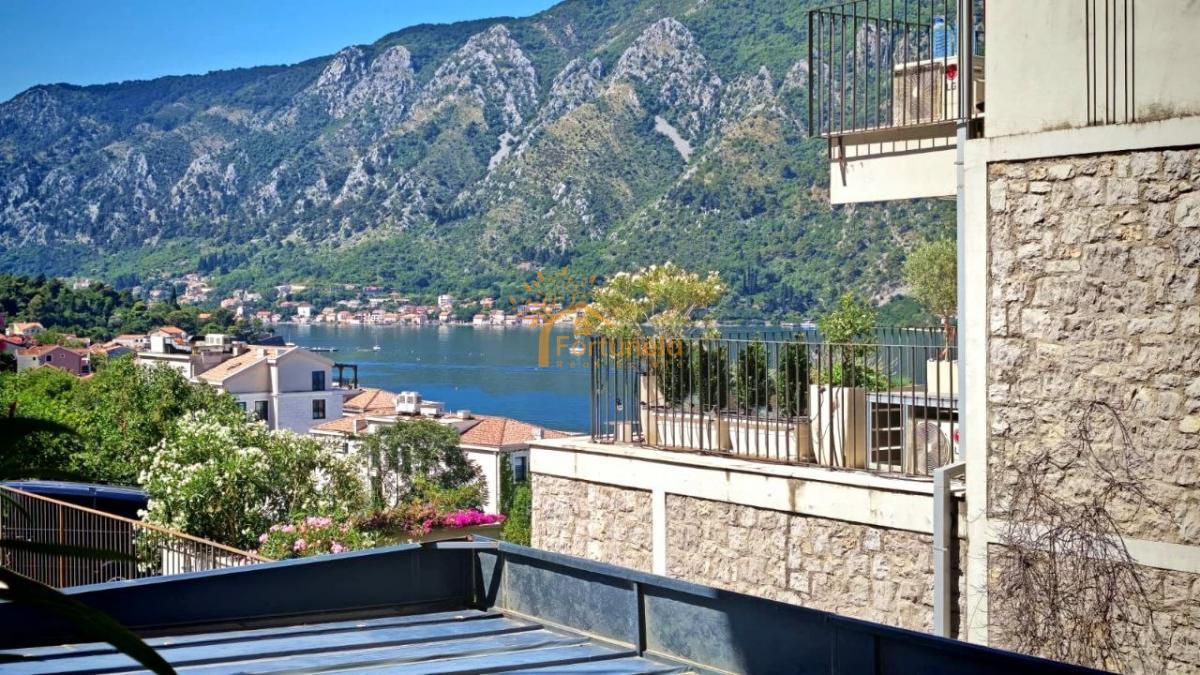 Ekskluzivan dvosoban stan na prodaju u Dobroti – Kotor – 1