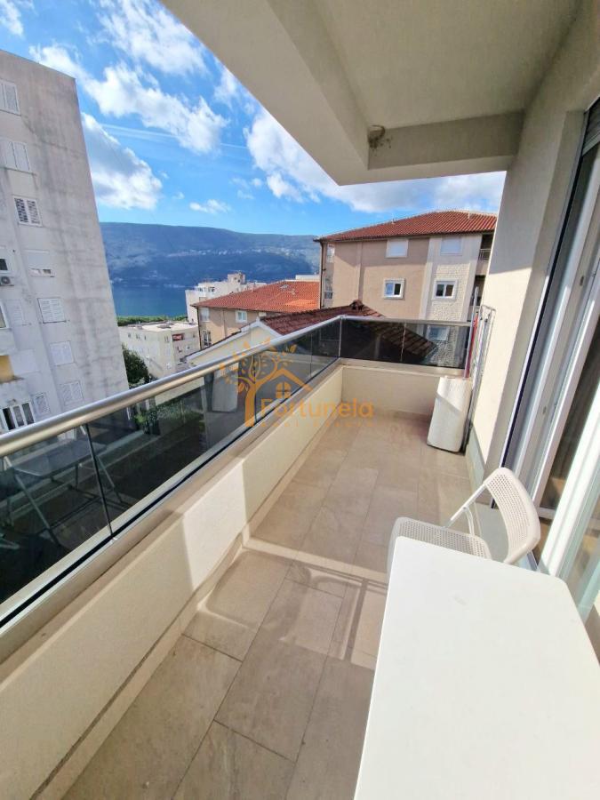 Elegantan dvosoban stan u naselju Topla 1, Herceg Novi – 2